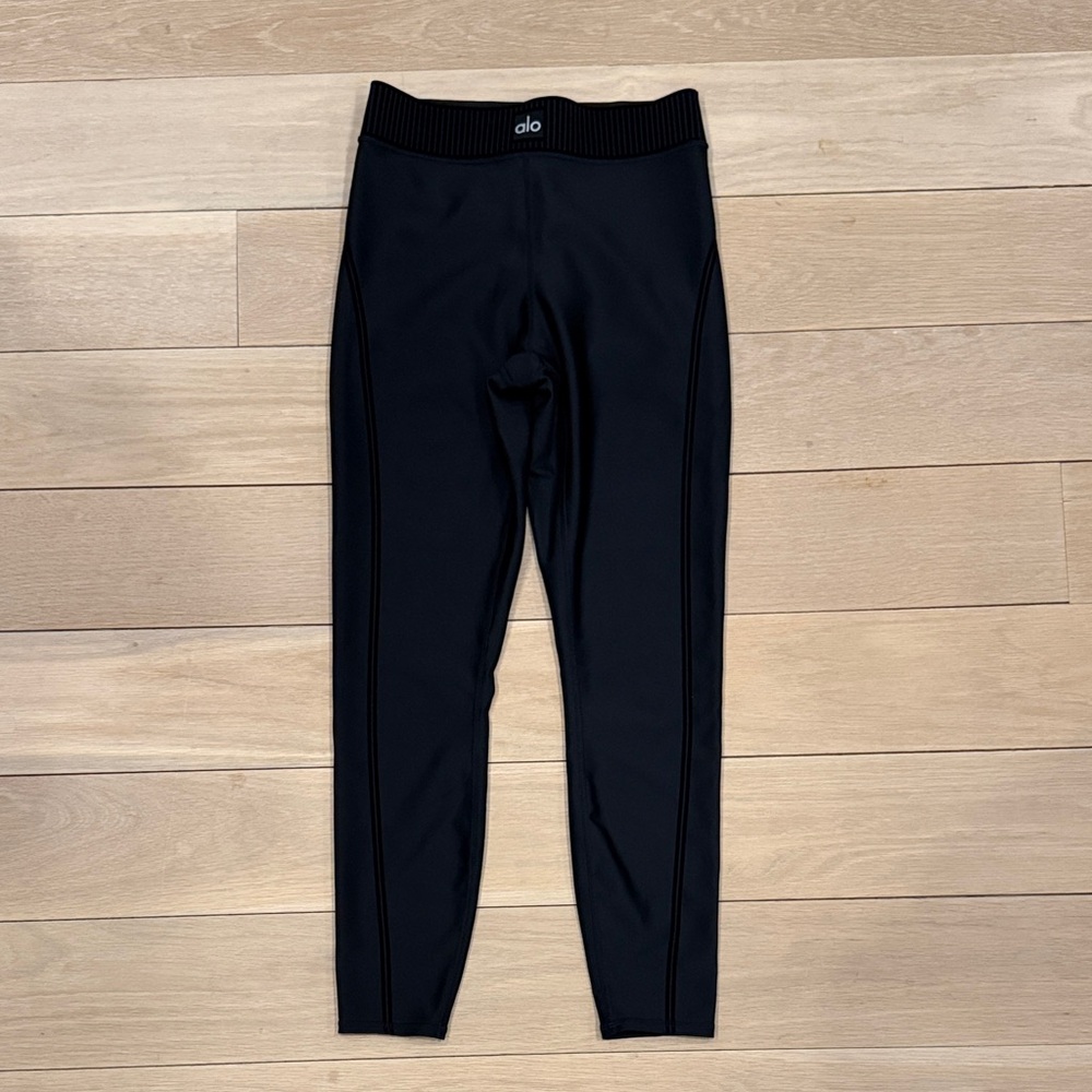 ALO Airlift High-Waist 7/8 Line Up Legging, Size S - Picture 5 of 8